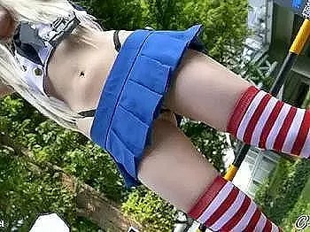 コスプレイヤーの股間ばかりを狙って盗撮した動画がこれｗ