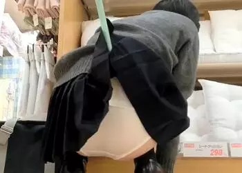 JKのスカートをめくっていたらバレちゃったパターンの奴ｗ