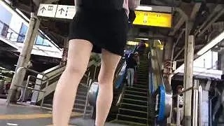 見えそうで見えない感じがたまらなくエロい！