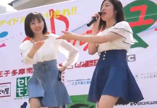 見せパン履き忘れてパンチラしちゃうアイドルさんｗ