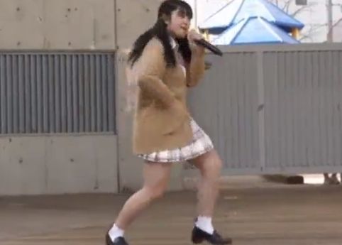 見せパンを履き忘れてダンスしちゃう地下アイドルさんｗ