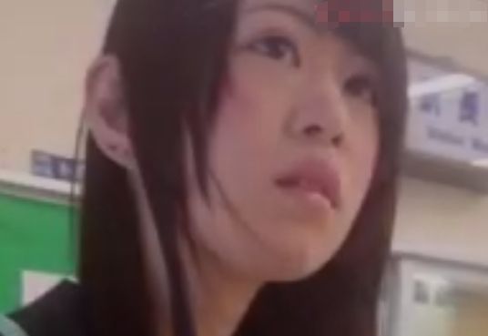 可愛かったので思わず声かけ！顔ありのパンチラ盗撮映像ｗ