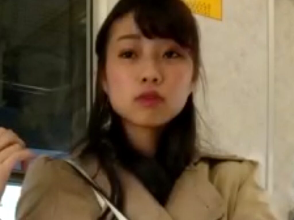 これはお気に入り確定！美人OLさんのパンチラ盗撮映像ｗ