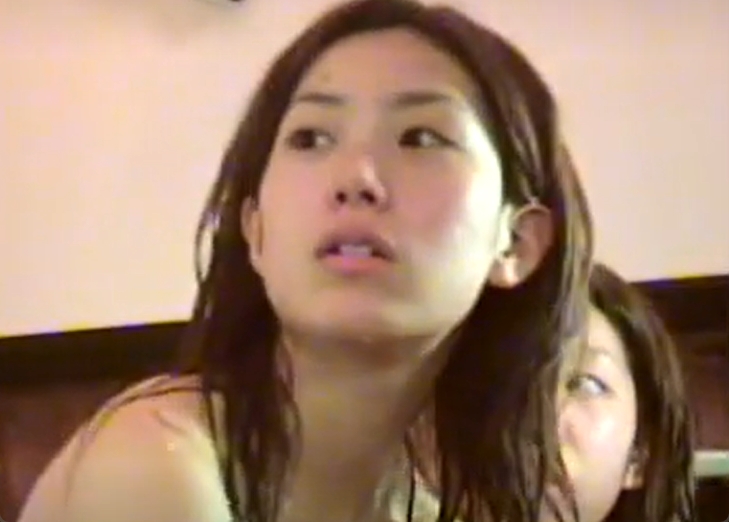 これは傑作ですな！顔ありで思い切り裸体を盗撮されてますｗ