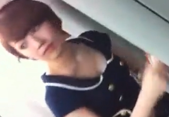 ショートカット美女を逆さ撮り！マジでこれは逸材ですｗ