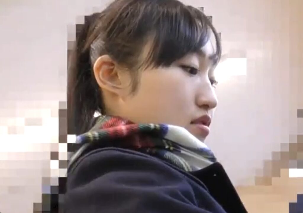 可愛いJKの痴漢盗撮プレイ！ここまでヤったら勇者でしょうｗ