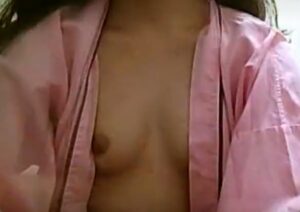 これぐらいのおっぱいが丁度良い！診察用のピンクの服がいい味出してる！