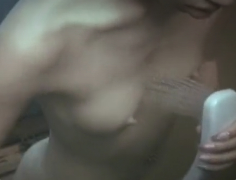 ビキニギャルたちのシャワールーム盗撮！貧乳だけど許してねｗ