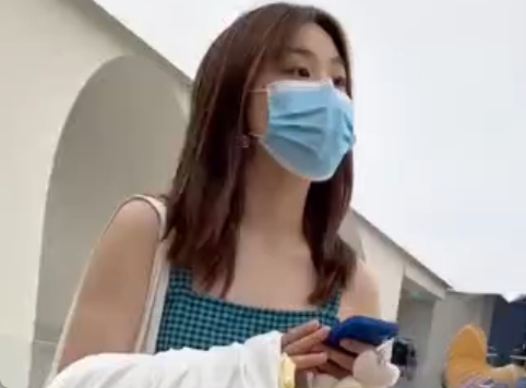 ショッピングモールで見つけたマスク美女の逆さ盗撮映像！