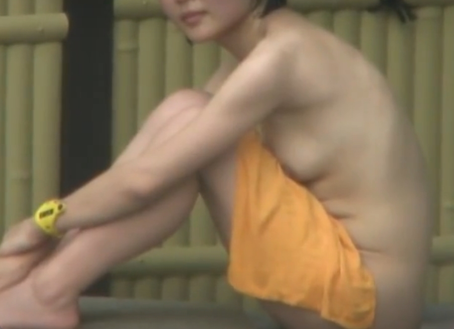 露天風呂にのこのこやって来たエッチな女体達を観察してみようｗ