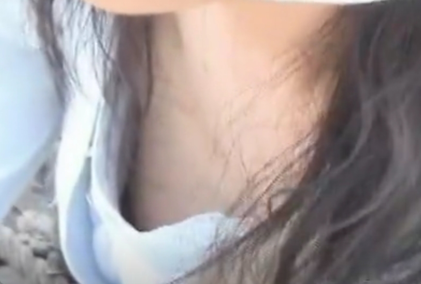 女の子ってパンチラは気にするくせに胸チラ全く気にしないよねｗ