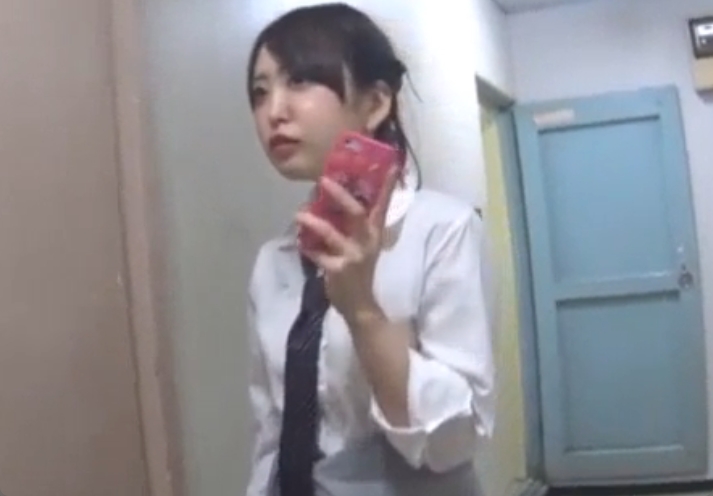 定点カメラで美少女JKのパンツをじっくり盗撮！これはシコシコが捗るｗ