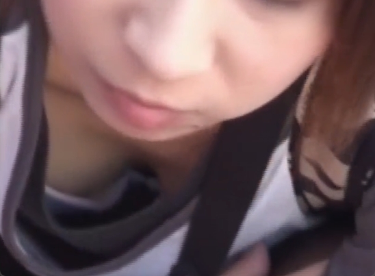 こういうガチの胸チラ盗撮動画が一番チンポにクルよなｗ