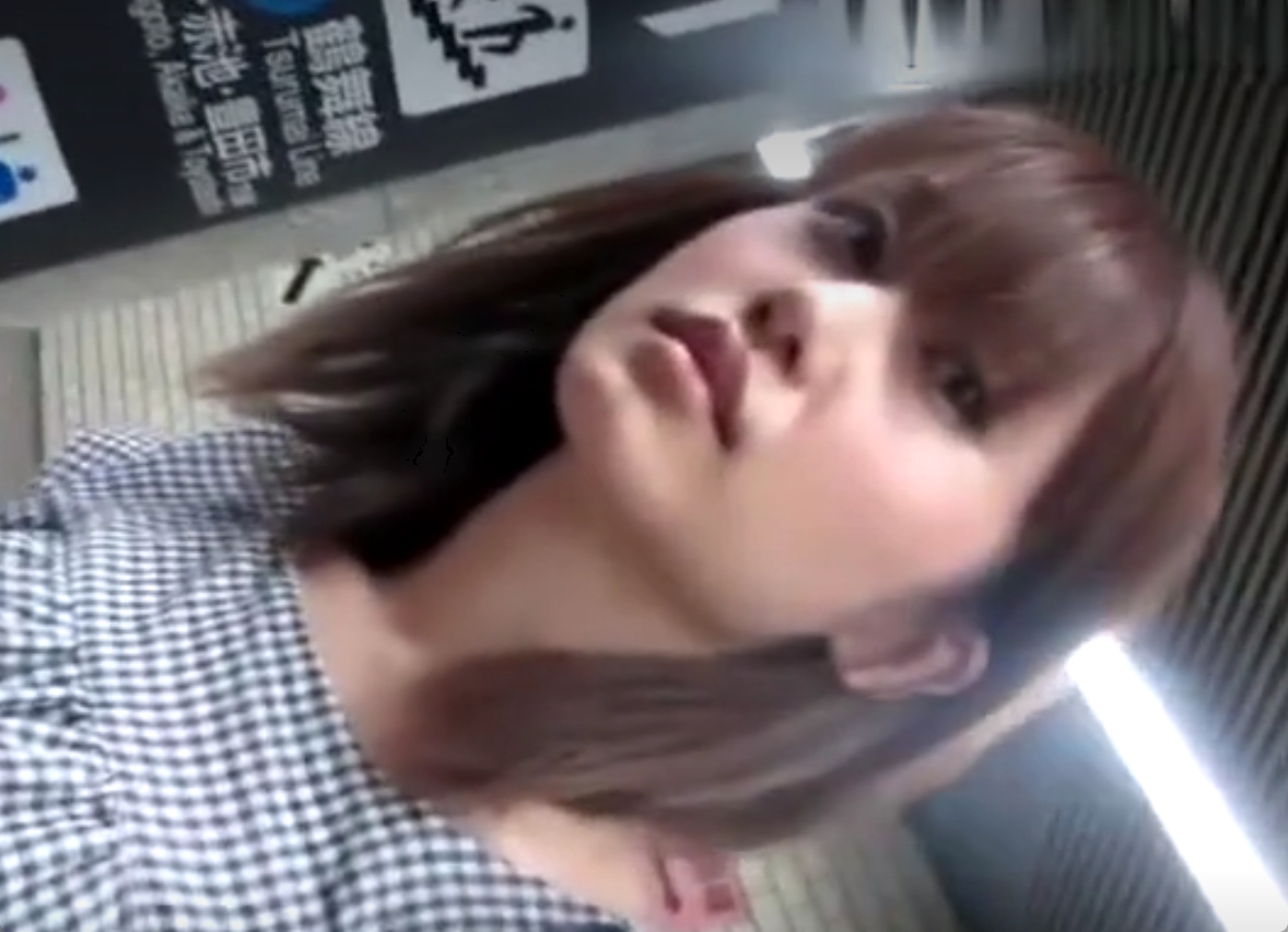 声をかけて顔撮りしたあとにパンツを盗撮するヤバすぎる動画ｗ