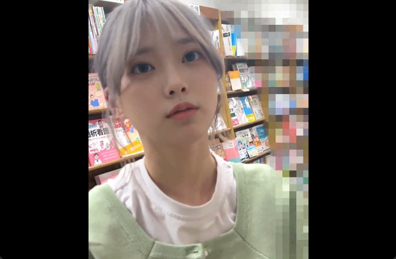 激カワ美人お姉さんを逆さ撮り！これはシコシコが捗るわｗ