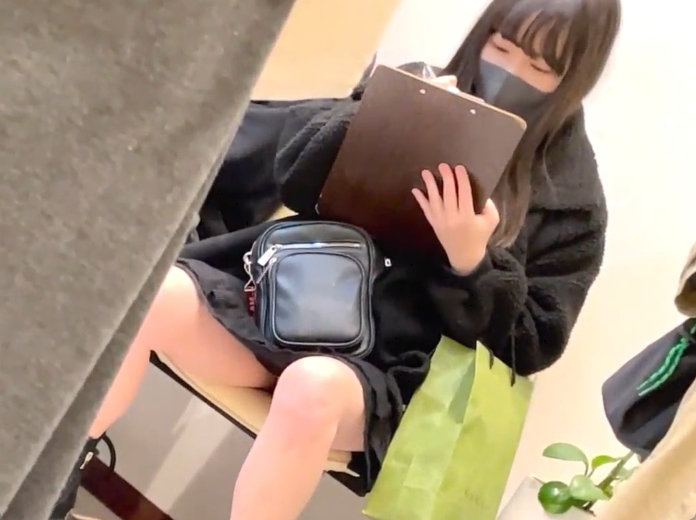 病院内で対面パンチラ！こんなラッキー二度とないだろうなｗ